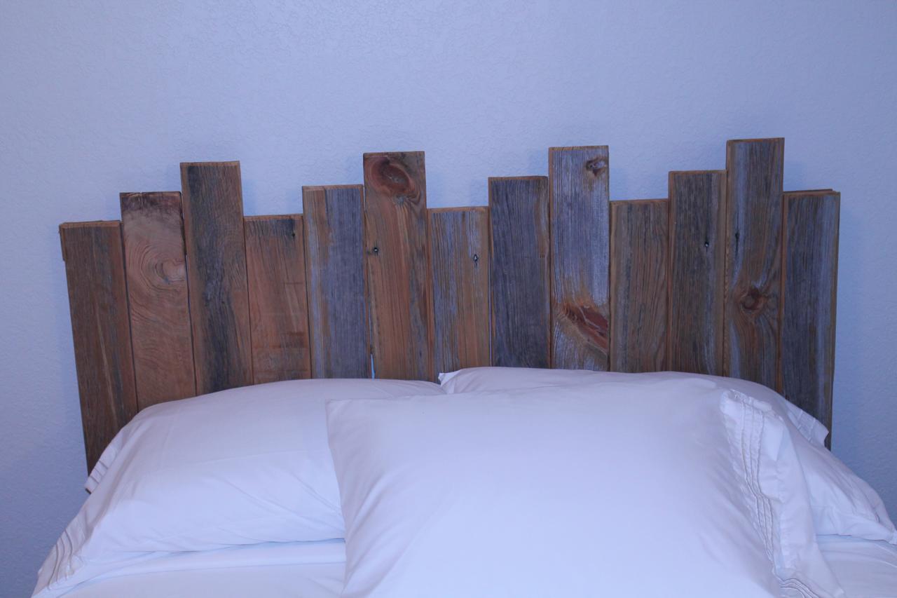 The Barnwood Inn Humansville Room photo